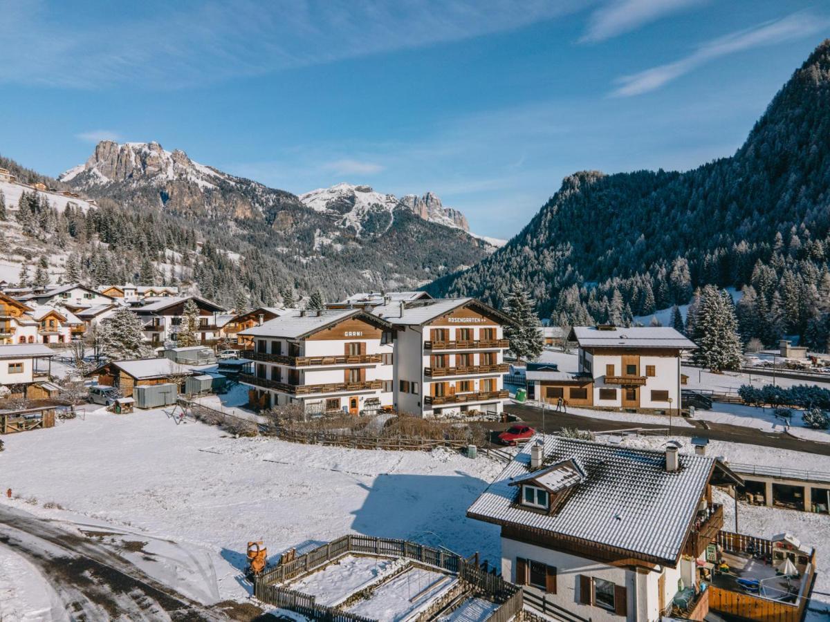Hotel Garni Rosengarten Pera Buitenkant foto