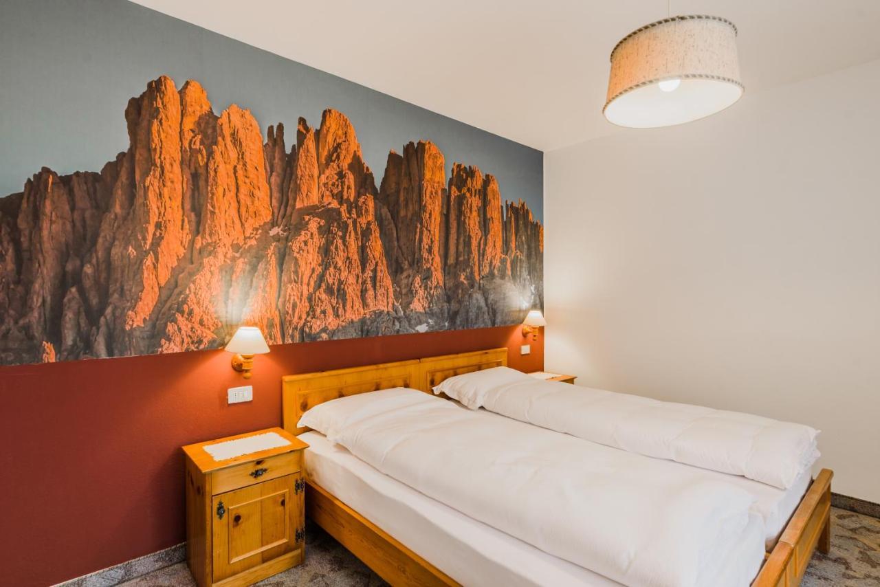Hotel Garni Rosengarten Pera Buitenkant foto