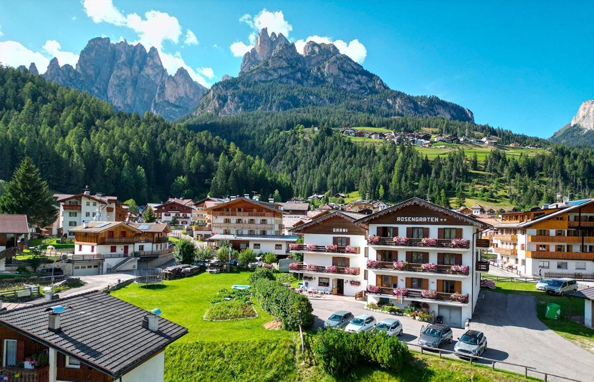 Hotel Garni Rosengarten Pera Buitenkant foto